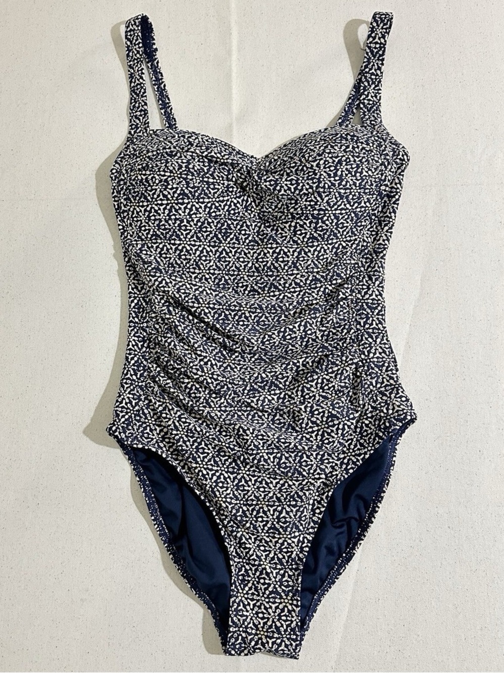 Niptuck Size 8 Joanne Ruched One-Piece Bathing Suit